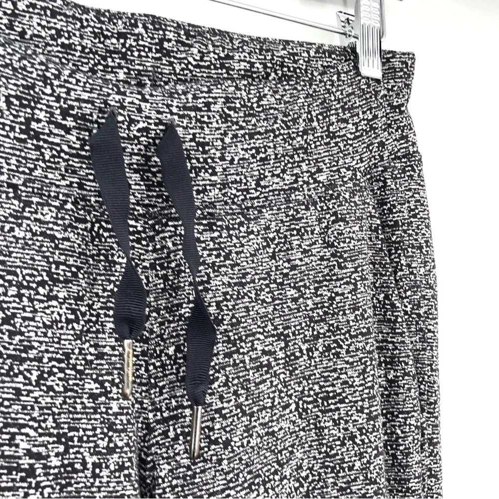 LULULEMON Ready to Rulu Pant 29